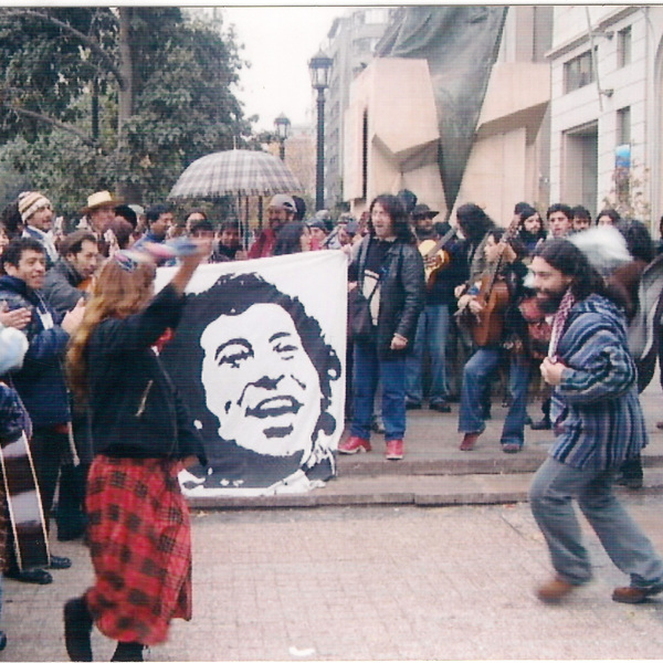Cantores urbanos se manifiestan en La Moneda Cantores urbanos se manifiestan en La Moneda