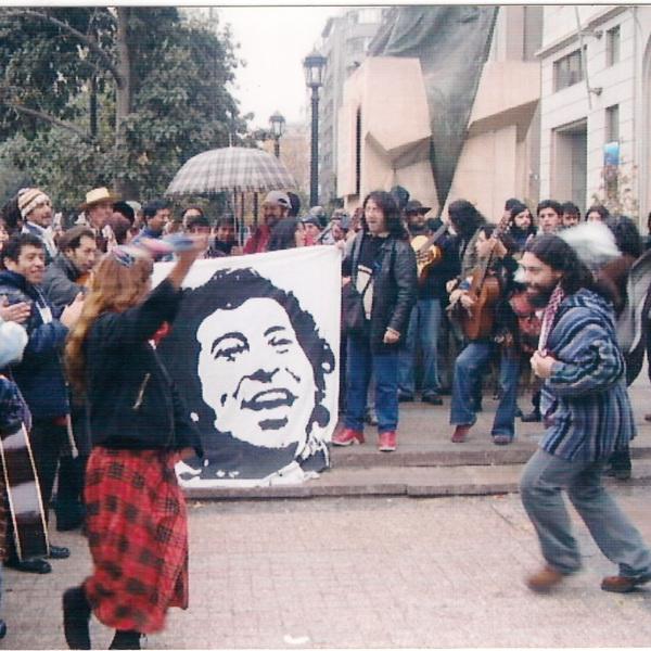 Cantores urbanos se manifiestan en La Moneda