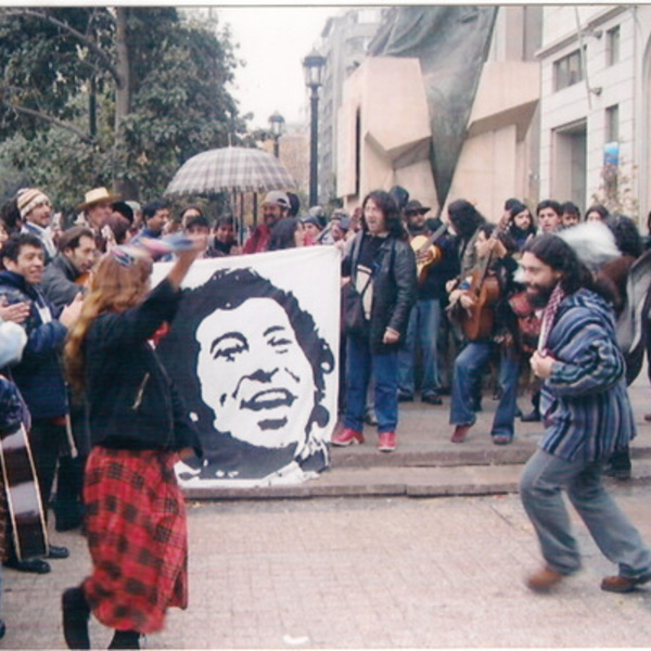 Cantores urbanos se manifiestan en La Moneda