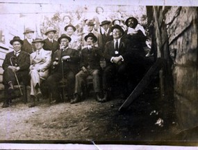 Reunión de caballeros Reunión de caballeros