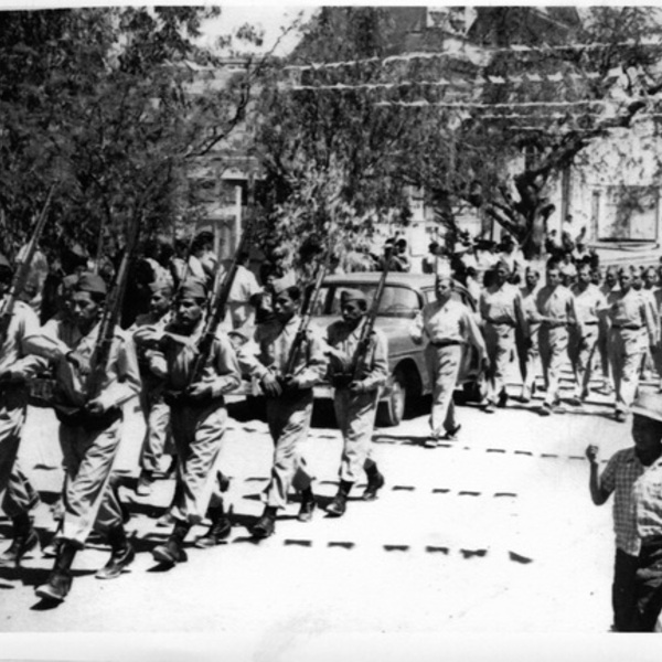 Desfile de reservistas militares en Pica