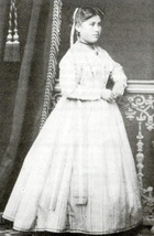 Señorita piqueña Señorita piqueña
