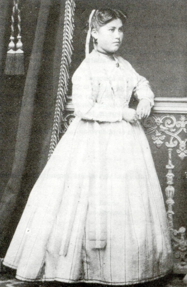Señorita piqueña Señorita piqueña