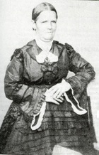 Mujer piqueña Mujer piqueña