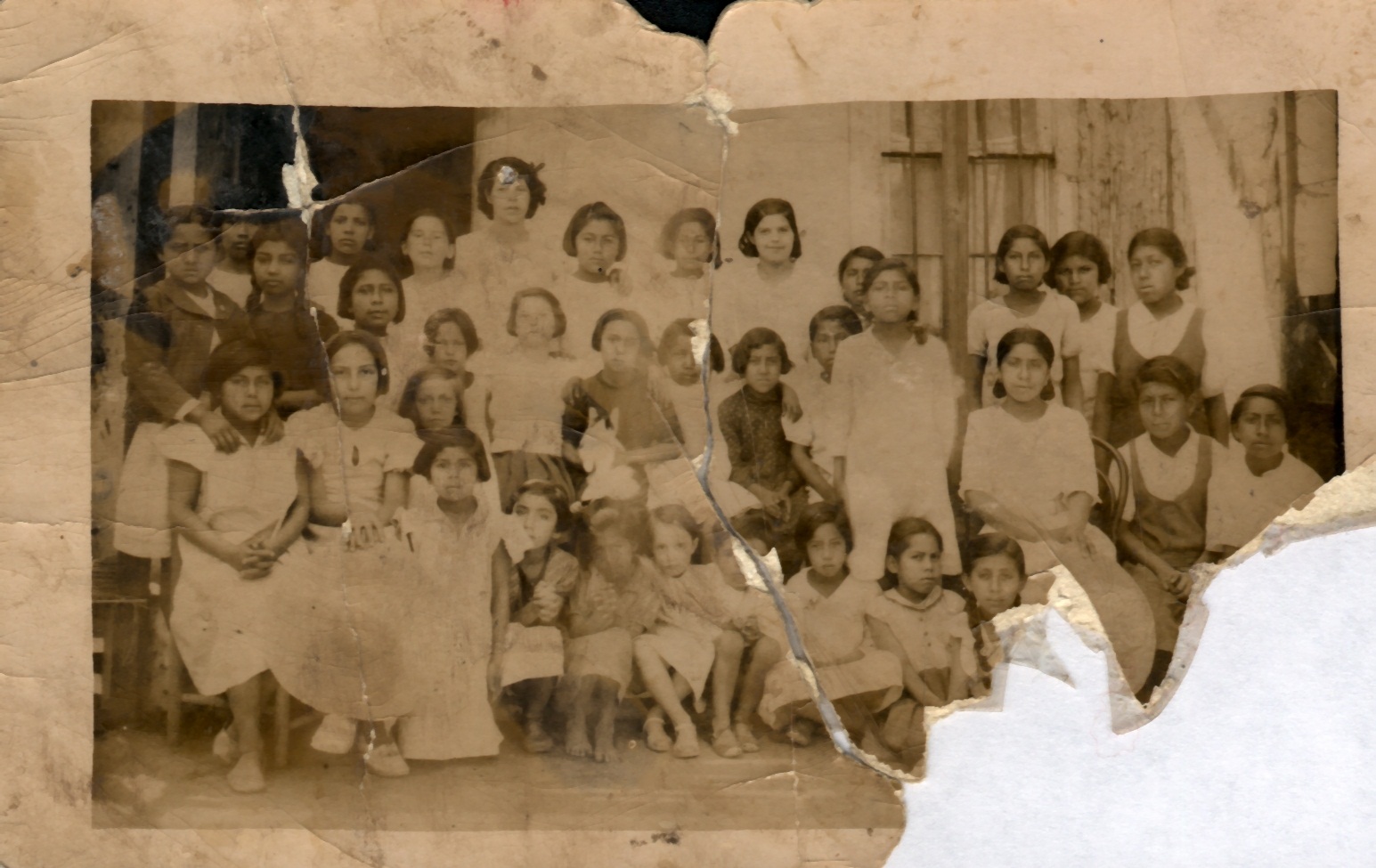 Alumnas de la Escuela Femenina de Pica. Alumnas de la Escuela Femenina de Pica.