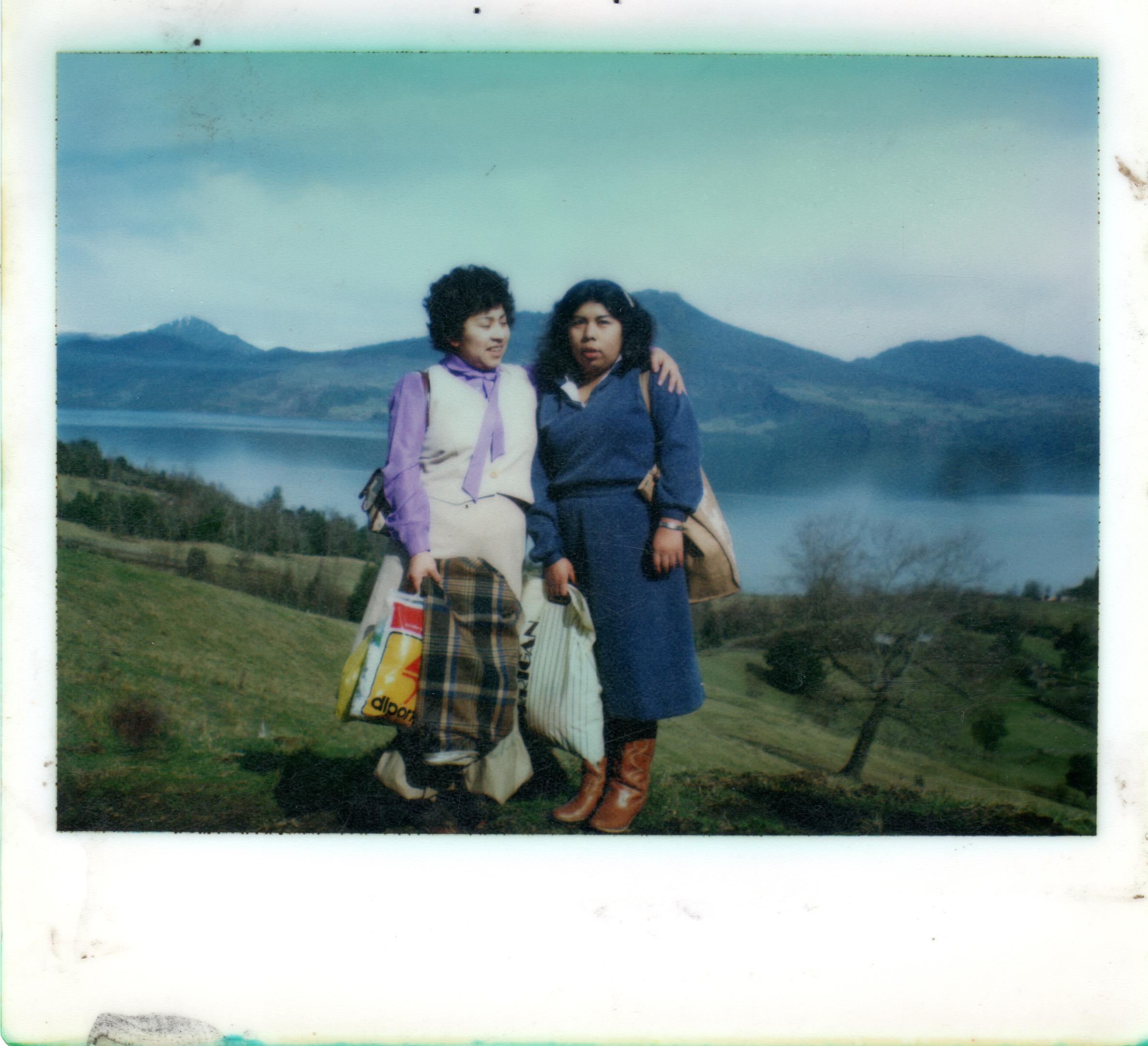 Ida Melania Panguilef junto a Alba Panguilef Ida Melania Panguilef junto a Alba Panguilef