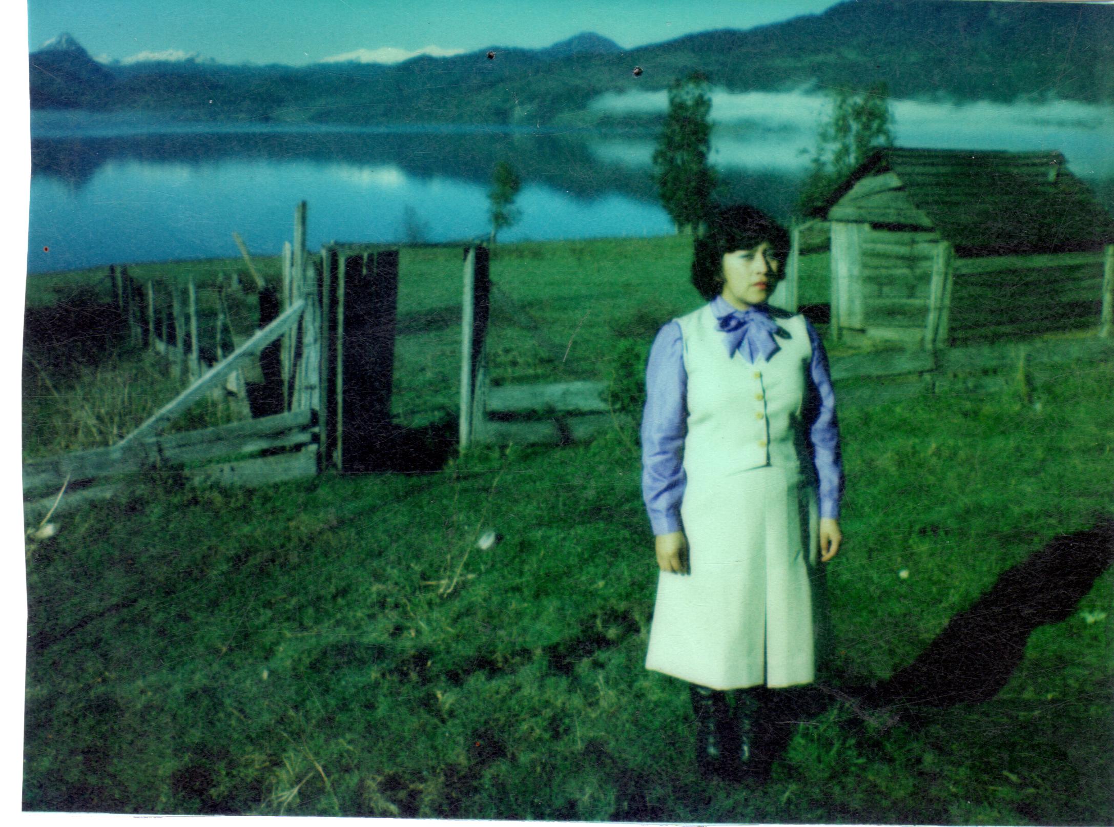 Ida Melania Panguilef en el Lago Maihue Ida Melania Panguilef en el Lago Maihue