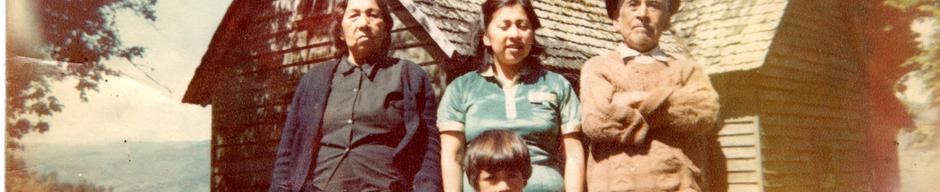 Ida Melania Panguilef junto a sus abuelos Ida Melania Panguilef junto a sus abuelos