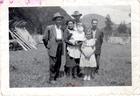 Sonia Oporto junto a familiares en Llifen Sonia Oporto junto a familiares en Llifen