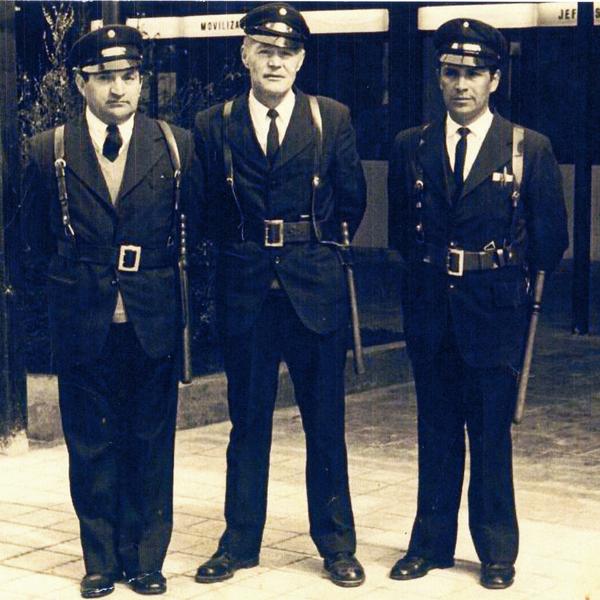 Guardias de la estación de ferrocarriles