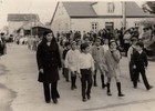 Desfile escolar por las calles de San José de la Mariquina