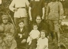 Luisa Pellet y su familia Luisa Pellet y su familia
