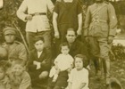 Luisa Pellet y su familia Luisa Pellet y su familia
