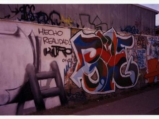 Graffiti en calle Las Vertientes