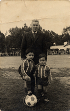 Abuelo y nietos