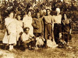 Reunión familiar en la quinta de Juana Lagos