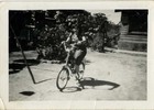 Jacqueline Chávez en un paseo en bicicleta