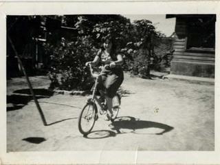 Jacqueline Chávez en un paseo en bicicleta Jacqueline Chávez en un paseo en bicicleta