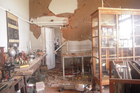 Interior del Liceo Abate Molina después del terremoto