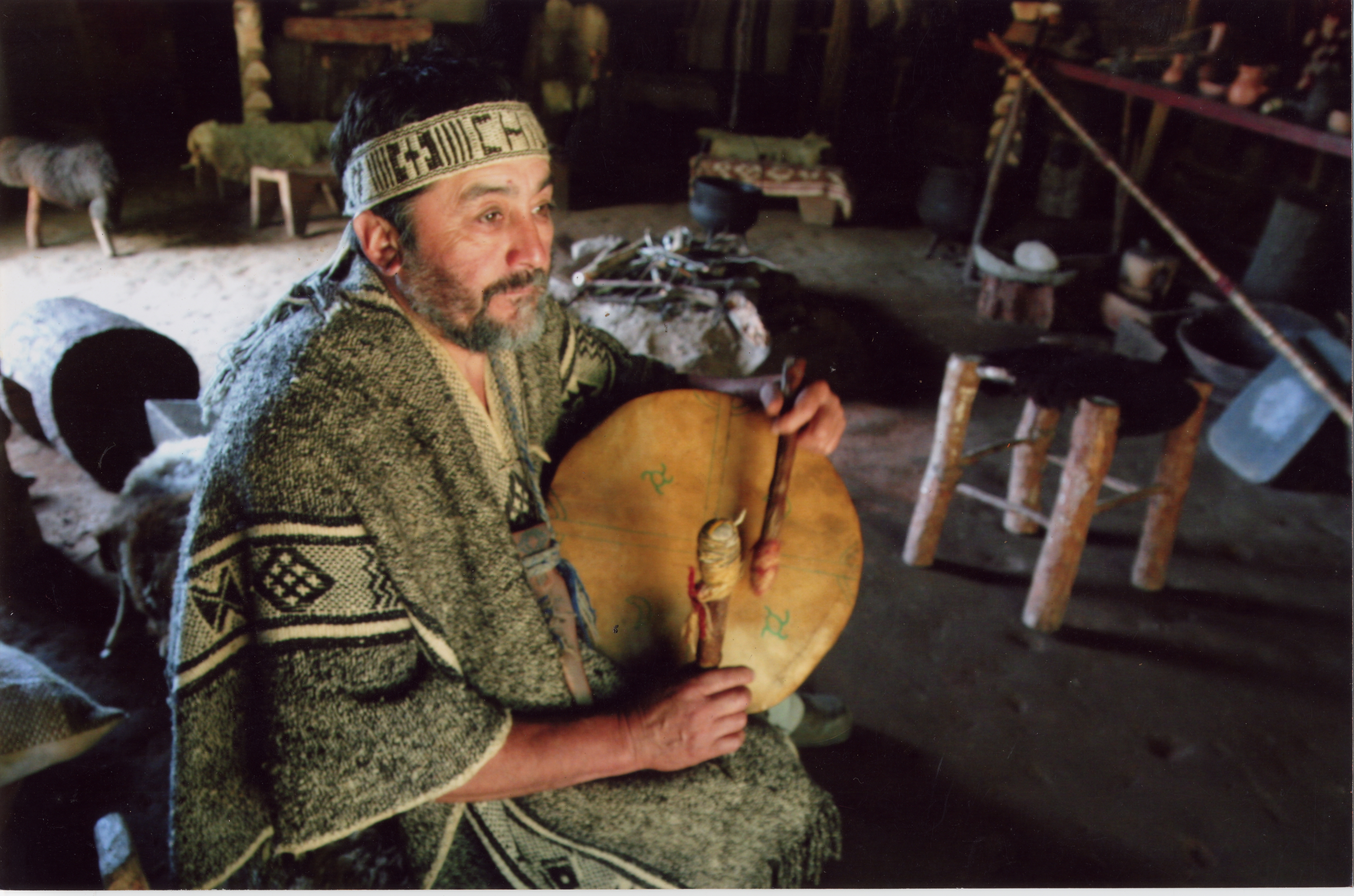 Juan Tripailaf Manquelafquén, profesor de la Ruka- Museo. San José de la Mariquina. Juan Tripailaf Manquelafquén, profesor de la Ruka- Museo. San José de la Mariquina.