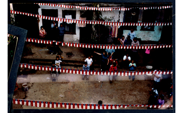 Celebración de fiestas patrias en la población Unión Obrera de Valparaíso. Año 2000. Donada por Christian Amarales.