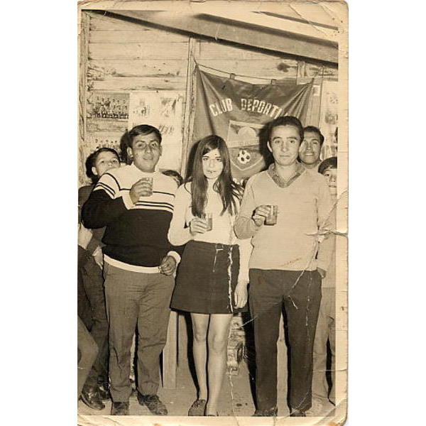 Ariel Millán junto a sus amigos