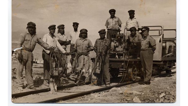 Trabajadores de vías y obras de la Estación Central