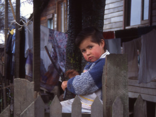 Niño de la población Lolquellén