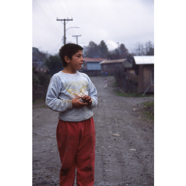 Niño de la población Lolquellén