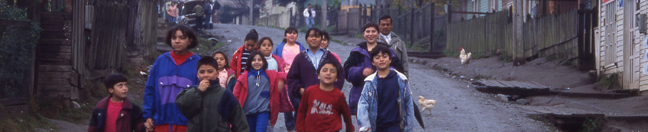 Niños de la población Lolquellén