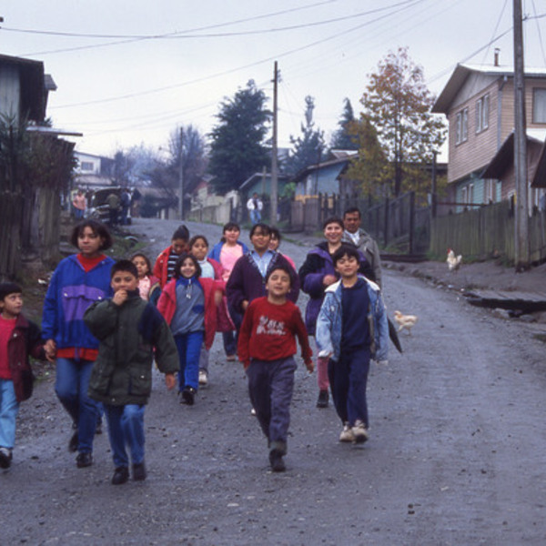 Niños de la población Lolquellén