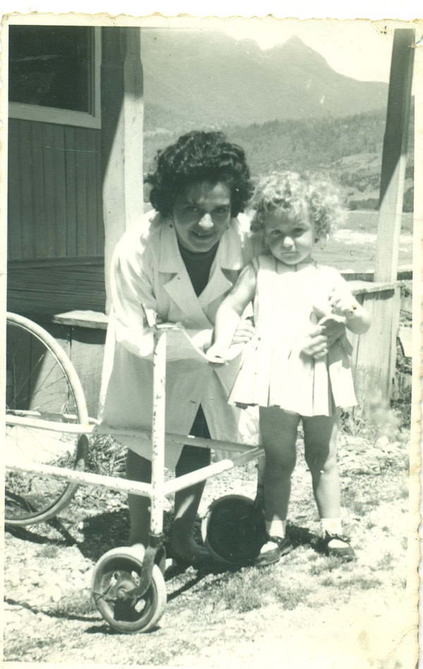 Elsa Cárdenas y Carla Carabantes