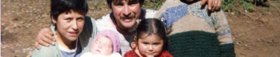 Silvia Yáñez y Santiago Mancilla con los niños Silvia Yáñez y Santiago Mancilla con los niños