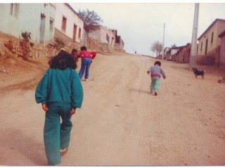 Caminata por la calle Sargento Aldea