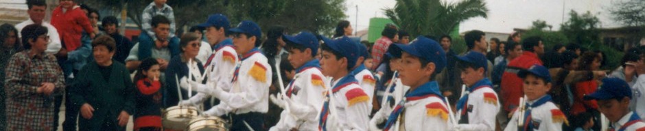 Desfile en la plaza Pizarro