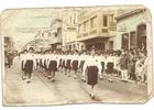 Desfile de alumnas de la Escuela Vocacional