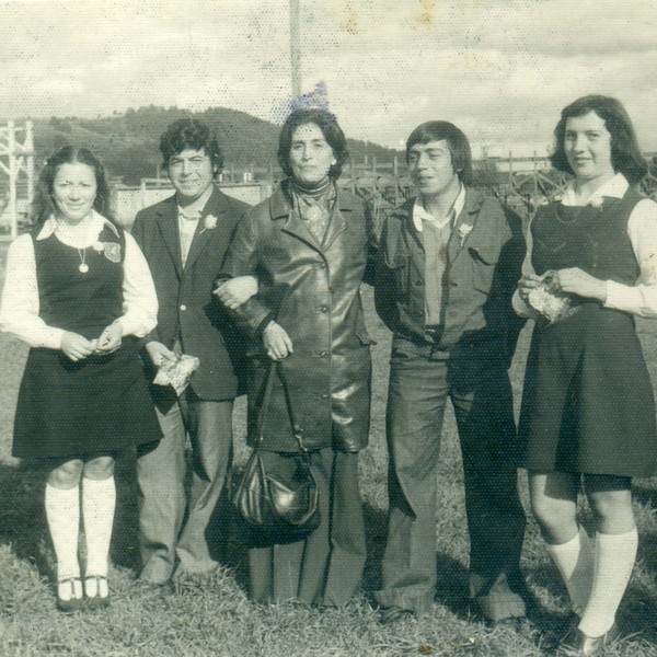 Gladys Ríos y estudiantes Gladys Ríos y estudiantes