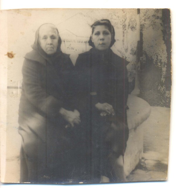 Retrato de madre e hija Retrato de madre e hija