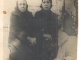 Retrato de madre e hija Retrato de madre e hija