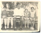 Juan Monardez y sus nietos Juan Monardez y sus nietos