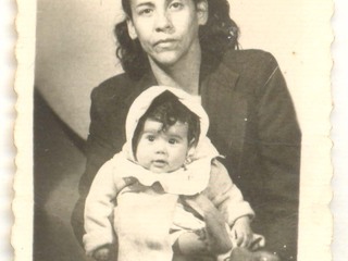 Lucila Araya y su hija Lucila Ramos Araya Lucila Araya y su hija Lucila Ramos Araya