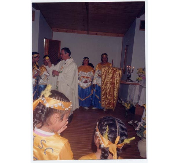 Grupo de baile religioso indio