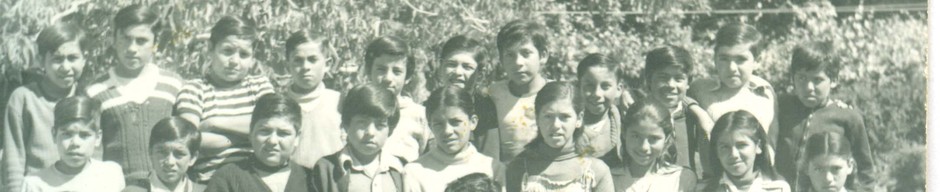 Estudiantes y su profesora Estudiantes y su profesora