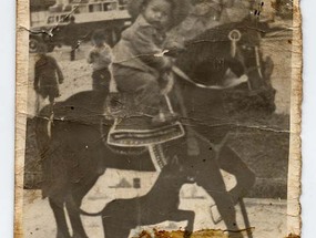 Niño en caballo