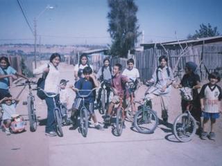 Niños en bicicleta Niños en bicicleta