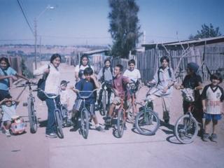 Niños en bicicleta