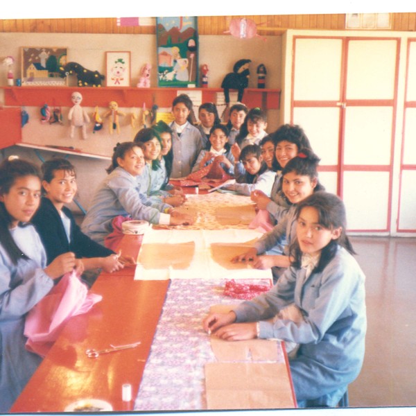 Alumnas en taller de vestuario