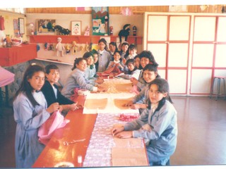 Alumnas en taller de vestuario