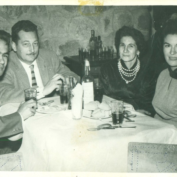 Julia Chelén y su familia Julia Chelén y su familia