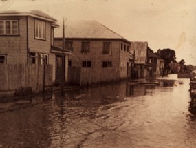 Inundación calle costanera